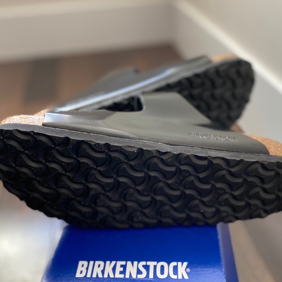 Birkenstock Arizona Big Buckle Sandal in High-Shine Black - Picture 5 of 5